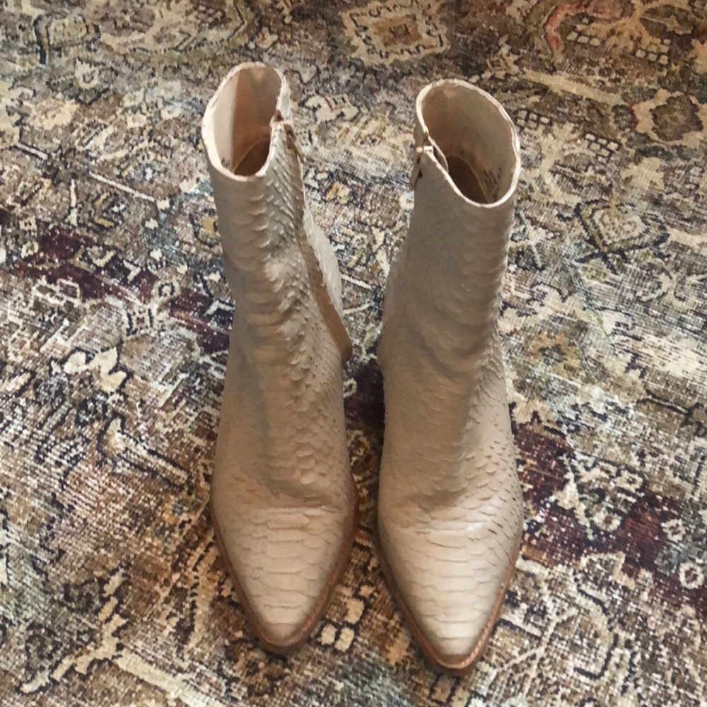 Matisse Caty Boot Taupe Size 8